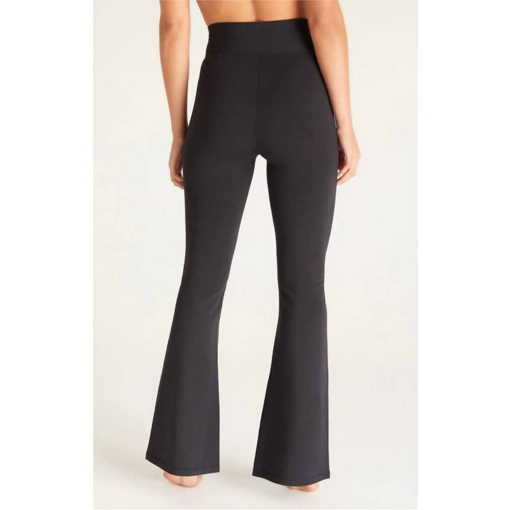 Z Supply Everyday Flare Pants. Smooth heavyweight stretch fabric. NWT - Picture 2 of 6
